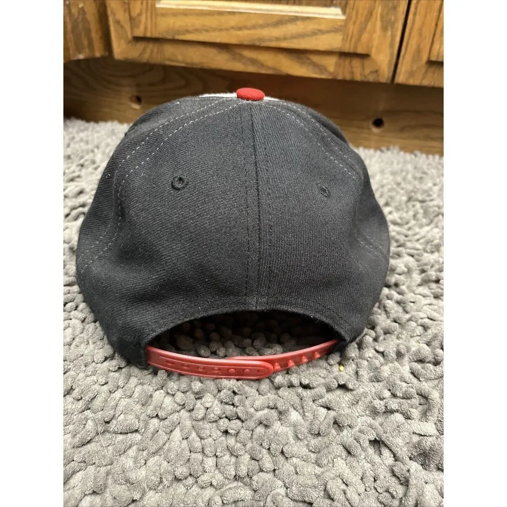 Chicago Blackhawks 59fifty New Era Snapback Hat NHL‎ Hockey
